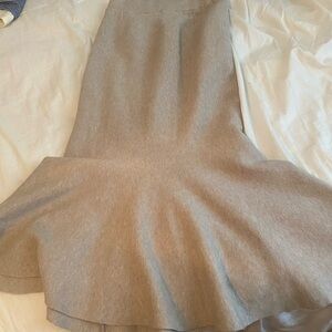 Chic Beige Maxi Skirt

please message before buying!!